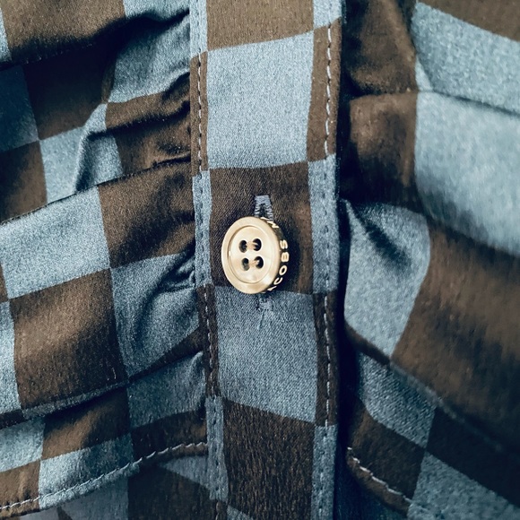 XS Marc By Marc Jacobs 100% silk short sleeve button down with ruffle front - Picture 3 of 5